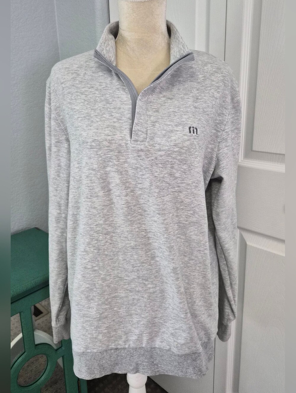 Travis Mathew Heathered Grey Quarter Zip Pullover Men's Medium